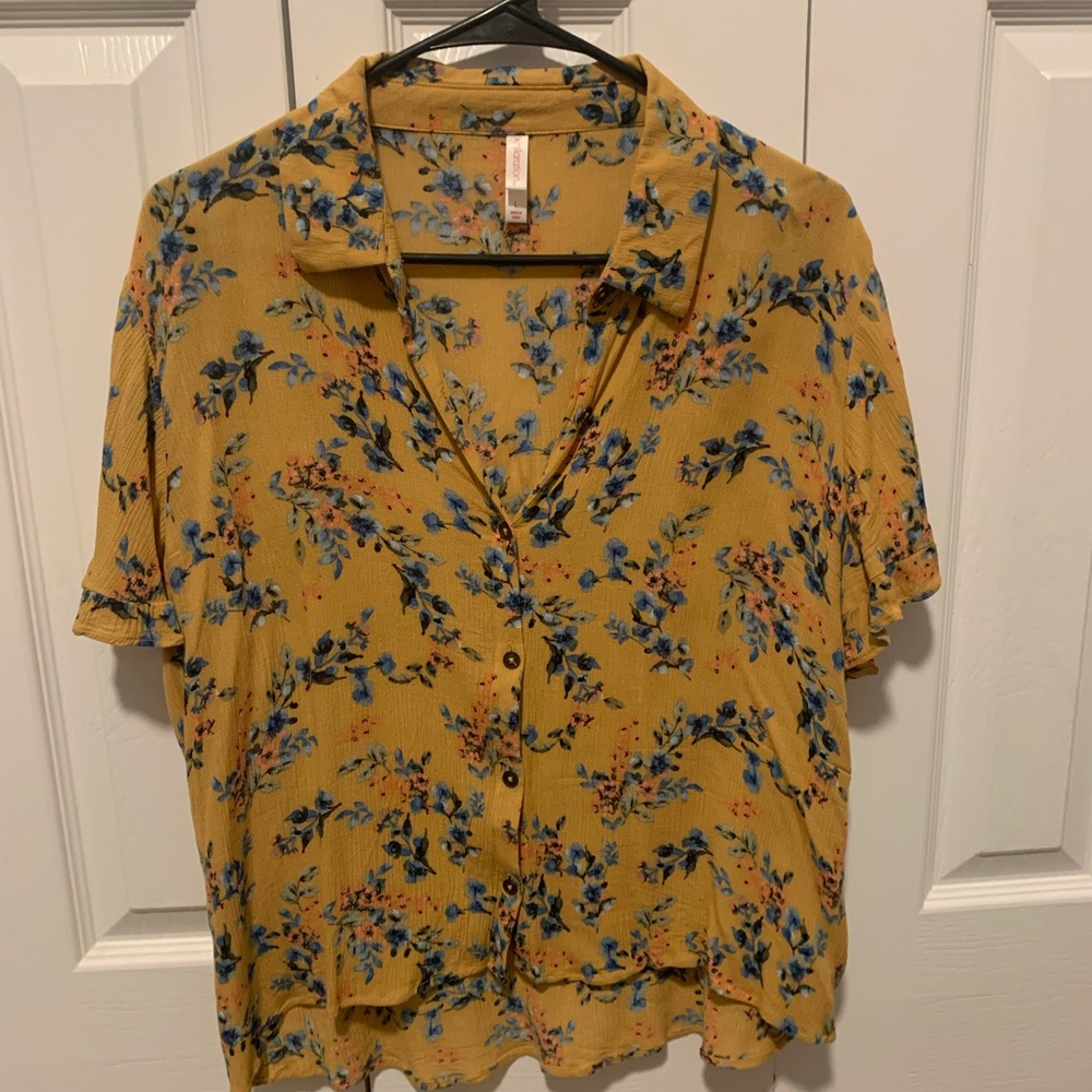 Target Xhilaration Floral Button-Down Blouse